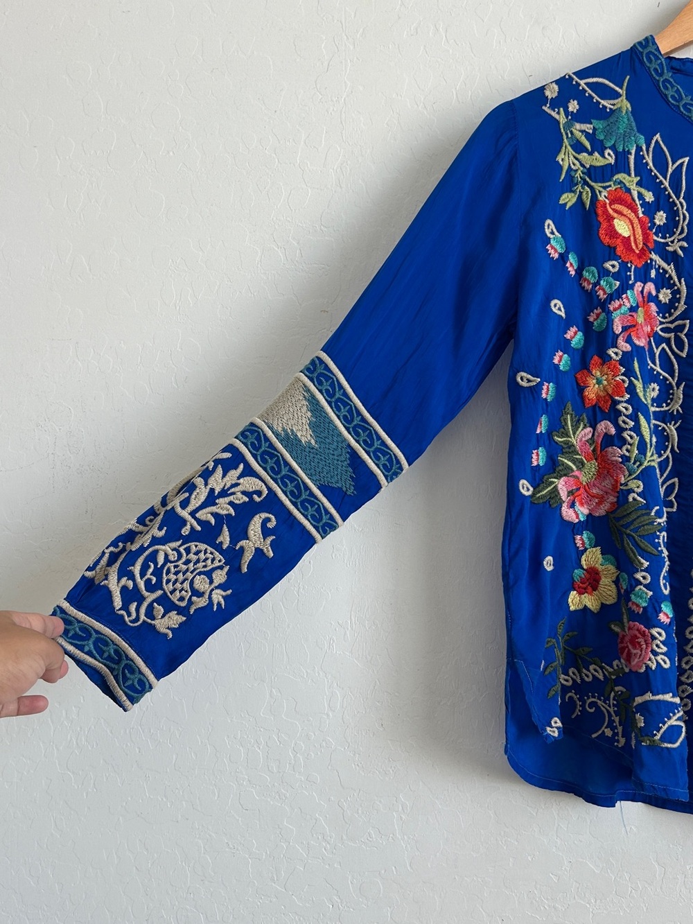 Johnny Was Top Blouse XXS Floral Embroidered Colorful Relaxed Fit Flowy Blue - Picture 5 of 12